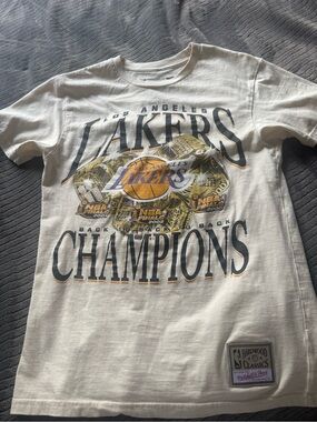 Los Angeles Lakers Champions Graphic Tee - White with Gold & Purple